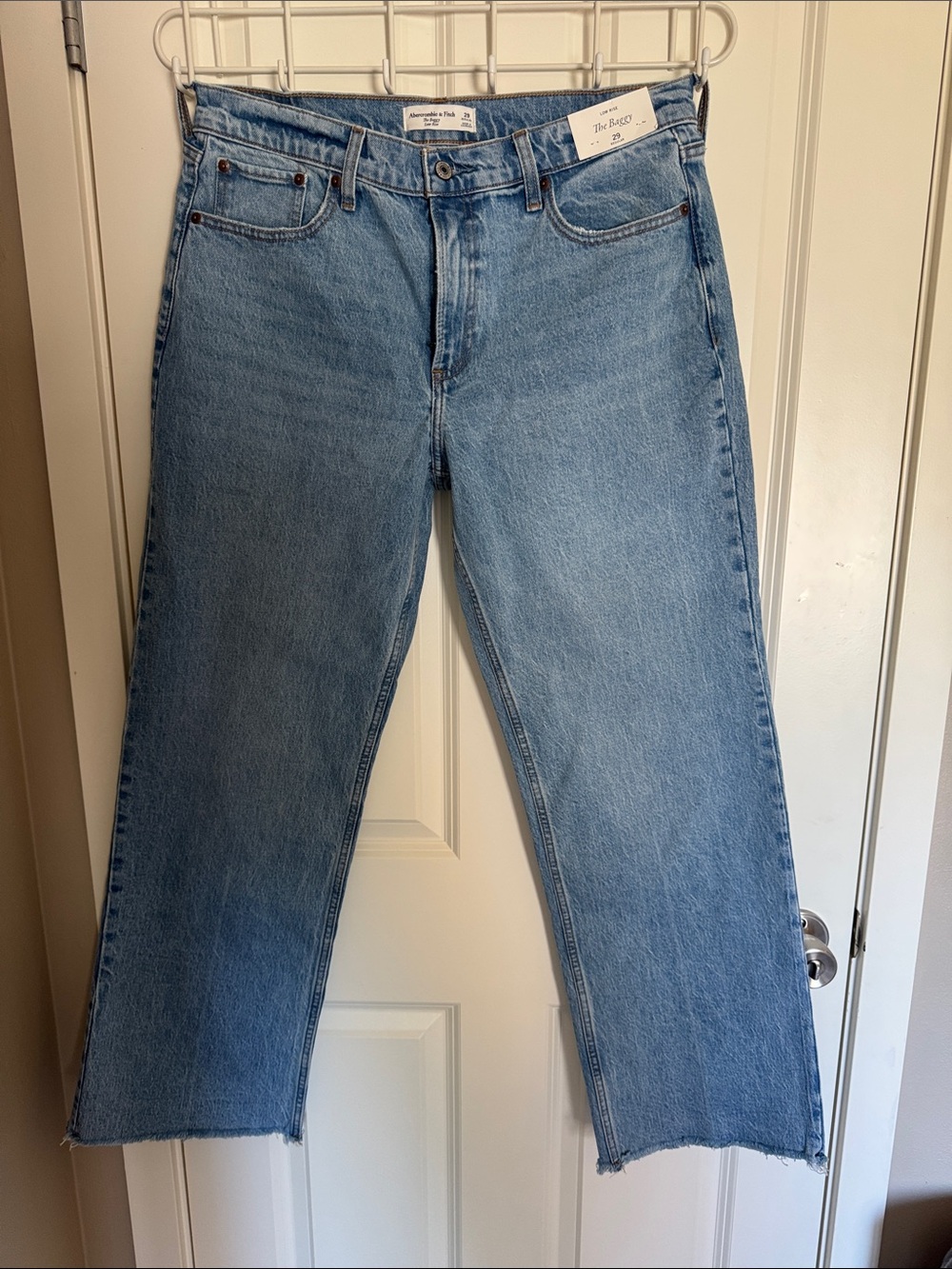 NWTs Abercrombie & Fitch The Baggy Low Rise Size 29 Regular